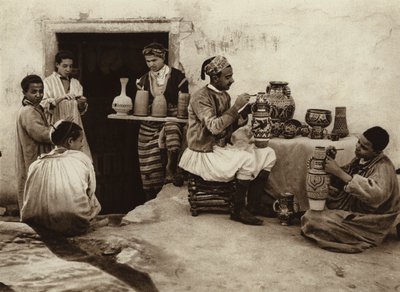 Tunis, Töpferwerkstatt (s/w Foto) von European Photographer