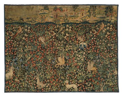Mille-fleurs-Wandteppichfragment mit Tieren, Vögeln und Landschaft, um 1500 von European School