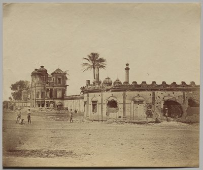 Das Secundra Bagh, zeigt die Bresche und das Tor von Felice A. Beato