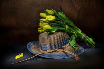 Frische Tulpen Strohhut von Felice Angelino
