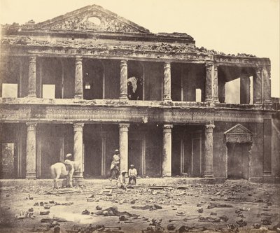 Innenansicht von Secundra Bagh nach dem Massaker von Felice Beato