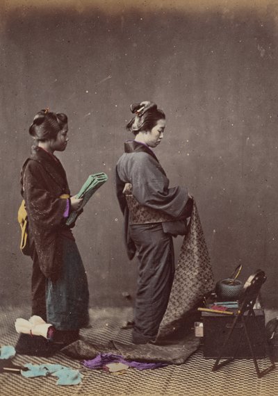 Anlegen des Obi oder Gürtels, 1868 von Felice Beato
