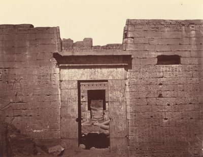 2. Tür des Großen Tempels von Medinet-Abou. Theben von Félix Bonfils