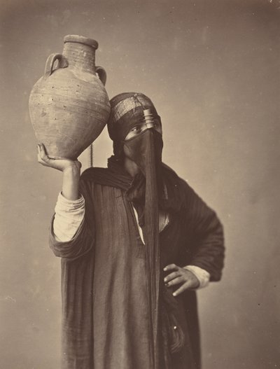 Wasserträgerin in Kairo, um 1870 von Félix Bonfils