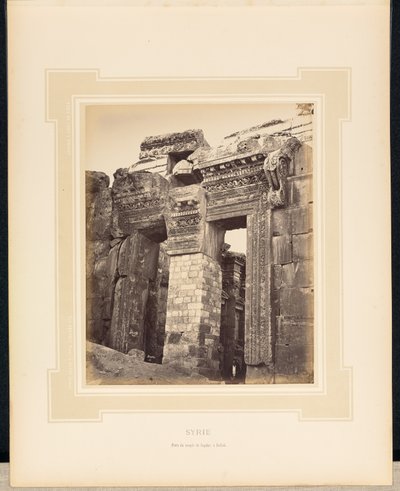 Syrien: Tor des Jupiter-Tempels in Baalbek von Félix Bonfils