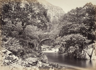 Beddgelert, Pont Aberglaslyn, von unterhalb der Brücke, Nr. 2. (517) von Francis Bedford
