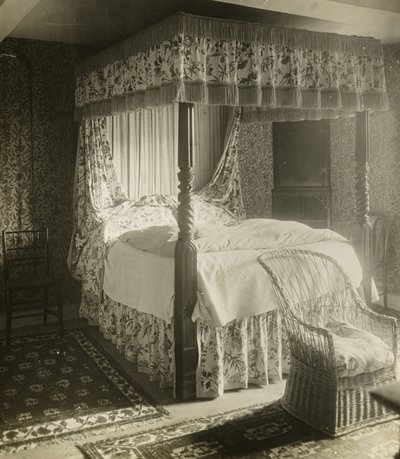 Kelmscott Manor: Bett, in dem Wm. Morris geboren wurde von Frederick H. Evans