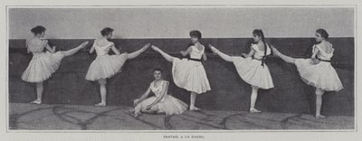 Mädchen beim Barren-Training in einer Ballettklasse von French Photographer