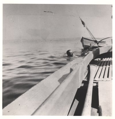 Henri de Toulouse-Lautrec (1864-1901) beim Schwimmen von French Photographer