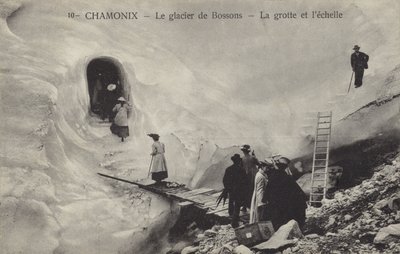 Eishöhle und Leiter, Bossons Gletscher, Chamonix, Frankreich von French Photographer