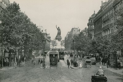 La Rue du Temple et la Place de la République von French Photographer