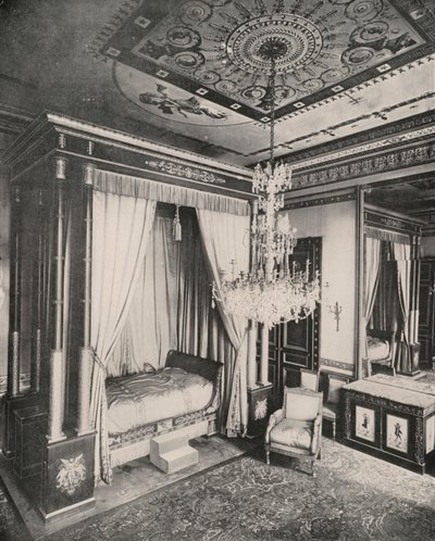 Paris: Bett der Kaiserin Josephine im Gebäude der deutschen Botschaft von French Photographer