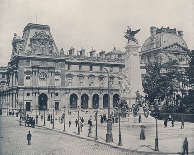Paris: Gambettas Denkmal im Hof des Louvre von French Photographer