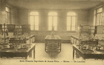 Grundschulbadezimmer, Hirson von French Photographer