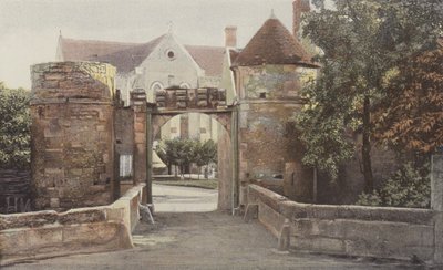 Saint-Jean-aux-Bois, Eingang zur Abtei (Wald von Compiegne) von French Photographer