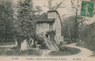 Die Mühle im Hameau de la Reine, ein rustikaler Rückzugsort für Marie Antoinette im Park des Schlosses von Versailles in der Nähe des Petit Trianon von French Photographer