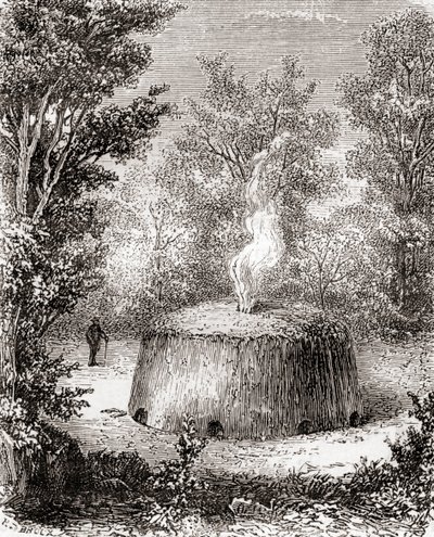 Ein Holzkohlemeiler im Wald, nach einer Zeichnung aus dem 19. Jahrhundert, aus Les Merveilles de la Science, veröffentlicht um 1870 (Gravur) von French School