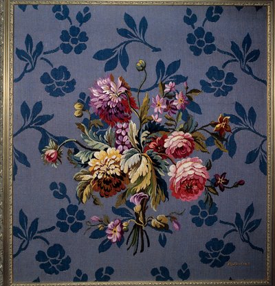 Blumenstrauß auf blauem Hintergrund. Tapisserie der Aubusson-Manufakturen. 18. Jahrhundert. Aubusson, Tapisseriemuseum von French School
