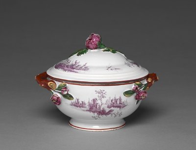 Gedeckte Schale, hergestellt von der Saint Clement Fabrik, ca. 1775 von French School