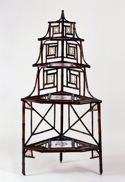 Fernost-Stil Zweites Kaiserreich (Napoleon III) Bambus-Etagere-Pflanzenständer mit französischen Majolikafliesen und vier Ebenen, 2. Hälfte des 19. Jahrhunderts, Frankreich von French School
