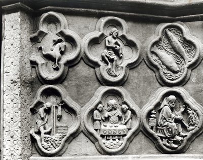 Vierpässe mit den Tierkreiszeichen und den Arbeiten des Jahres, aus der Kathedrale Notre-Dame in Amiens von French School