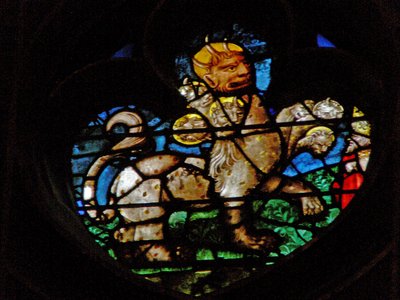 Das Westrosenfenster zeigt eine Szene aus dem Buch der Offenbarung: Tier. von French School