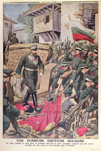 Zar Ferdinand I. (1861-1948) von Bulgarien schreitet über erbeutete Fahnen während des Balkankriegs von 1912, November 1912 von French School