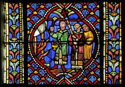 Fenster, das eine Szene aus dem Leben des Heiligen Artheme darstellt: Ein Feuer in der Stadt Clermont erfordert die Bewegung der Reliquien der Heiligen. Eine Prozession trägt das Reliquiar und kommt am Feuer an von French School
