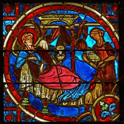 Fenster mit Darstellung der Geburt Christi von French School