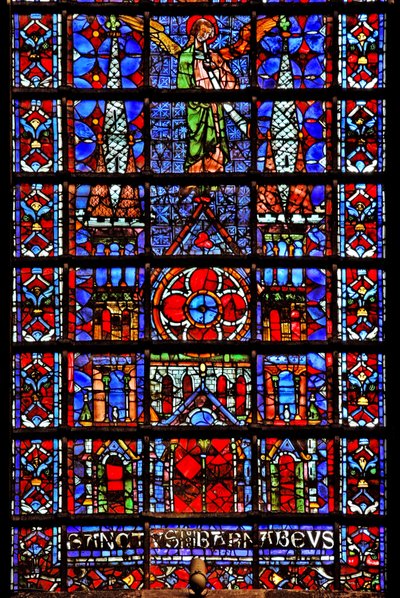 Fenster w107 mit Darstellung der Kathedrale von Thérouanne von French School