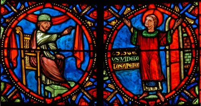 Fenster w10 Darstellung des Hohepriesters, der versucht, den Heiligen Stephanus vom Predigen abzuhalten (modern) von French School