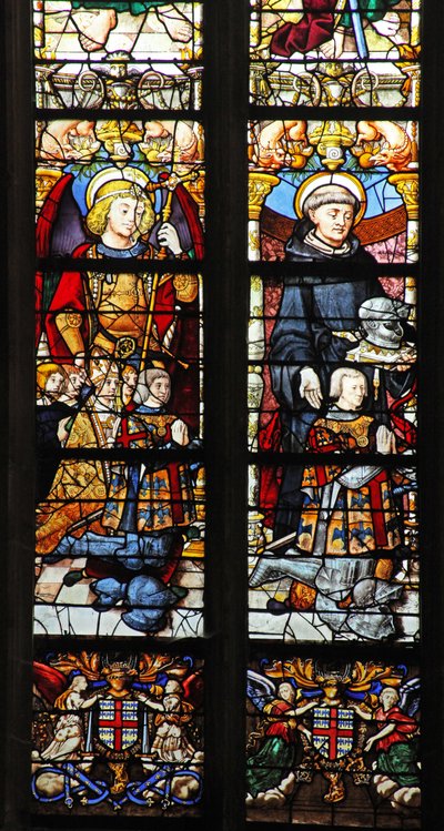 Fenster w1 zeigt St. Michael und St. Guillaume mit Montmorency-Stiftern von French School