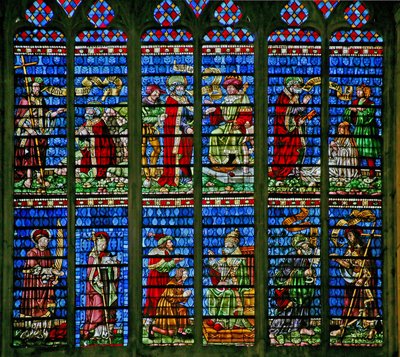 Fenster w227 zeigt das Fenster von St. Peter und St. Paul von French School