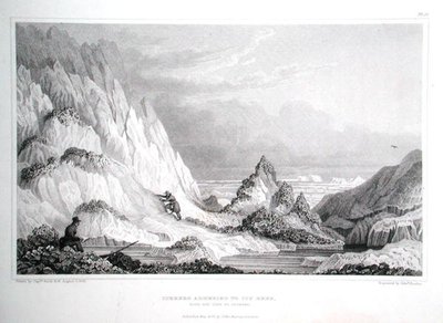 Eisberg, der an einem eisigen Riff haftet, mit Blick auf das Meer, aus 