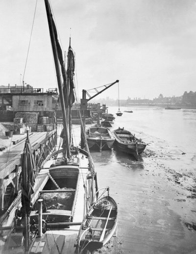 Albert Embankment in Richtung Lambeth Palace von der Vauxhall Bridge, London von George Davison Reid