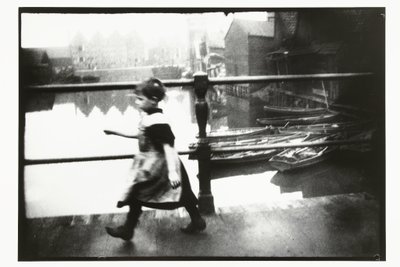 Mädchen auf der Brücke von Prinseneiland in Amsterdam von George Hendrik Breitner