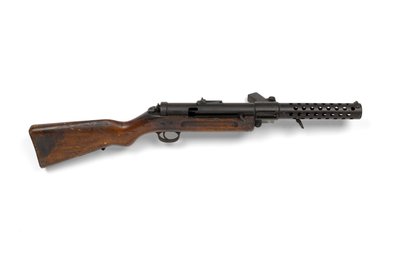 Bergmann 9 mm MP18-1 Maschinenpistole von German School