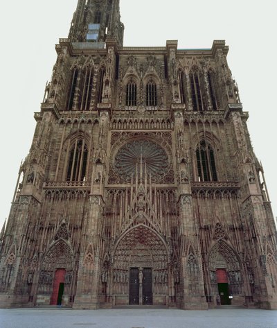 Westfassade der Kathedrale von Straßburg, begonnen 1277 von German School