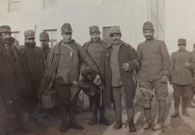 Album "Bilder des Krieges II": Italienische Soldaten in Gradisca Sagrado, Gorizia, Italien von Gigliucci Gigliucci