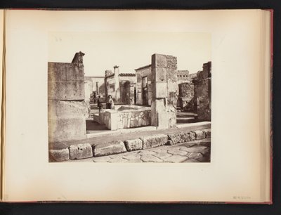 Ansicht der Ruine des Casa di Salustio in Pompeji, Italien von Giorgio Sommer