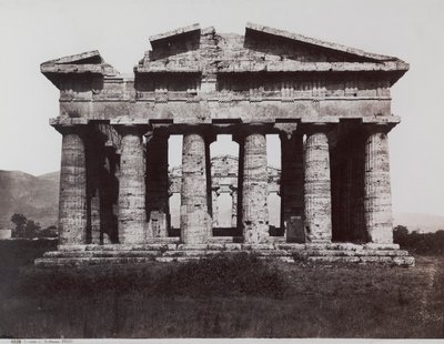 Der Tempel des Neptun oder Poseidon in Paestum von Giorgio Sommer