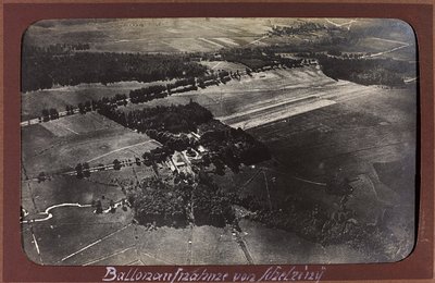 Erster Weltkrieg: die Ukraine in den Jahren 1914-1916 während der Invasion der deutschen Armee. Luftaufnahme von Heldenfriedhof Dsessentniki (attr. to)