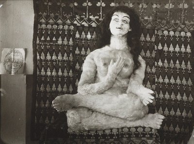 Alma Mahler-Puppe in Hermine Moos