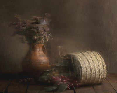 Rustikale Trauben und Blüten von Homeira moazami