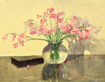 Duftwicken in einer Glasschale von Hugh Munro