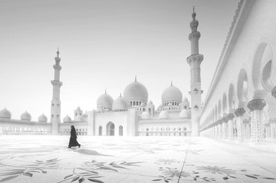 Weiße Moschee der Einsamkeit von Hussain Buhligaha