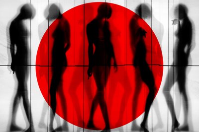 Rote Sonnenfiguren von Igor Shrayer