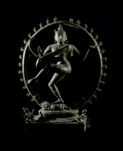 Hinduismus: Darstellung des Gottes Shiva Nataraja, Gott des Tanzes. Bronzeskulptur 12. Jahrhundert. Kolkata, Indian Museum von Indian School