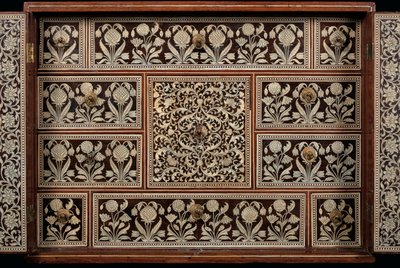 Mughal-Schrank, Gujarat oder Sindh, Westindien von Indian School