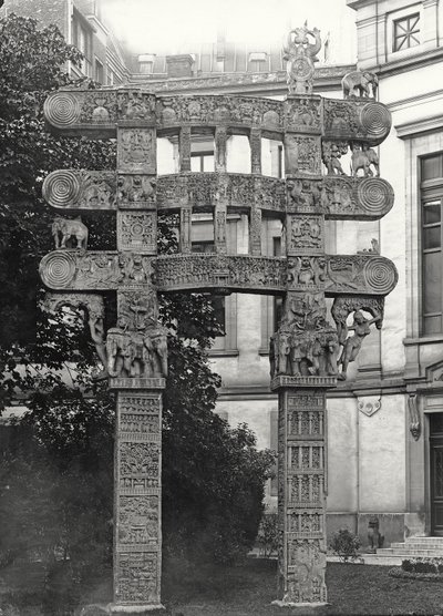 Östliches Tor des Tumulus von Sanchie von Indian School